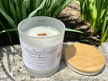 Load image into Gallery viewer, Sweet Breeze 8 oz Coco-Beeswax, Wooden Wick, Aromatherapy Candle